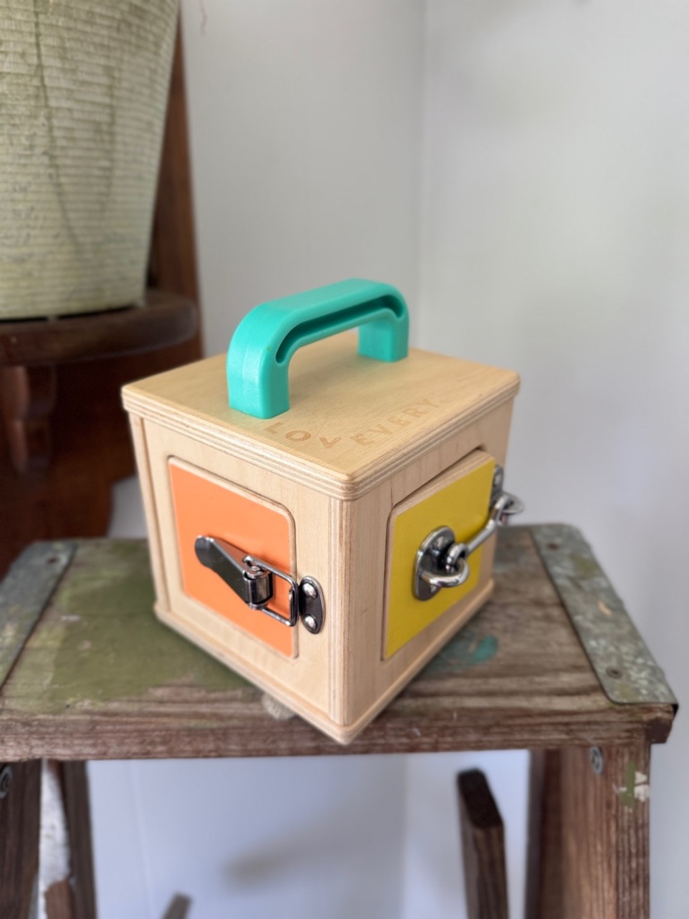 🔐✨ Lovevery Latch and Lock Lockbox Montessori Activity Toy The Realist Play Kit - Picture 4 of 8